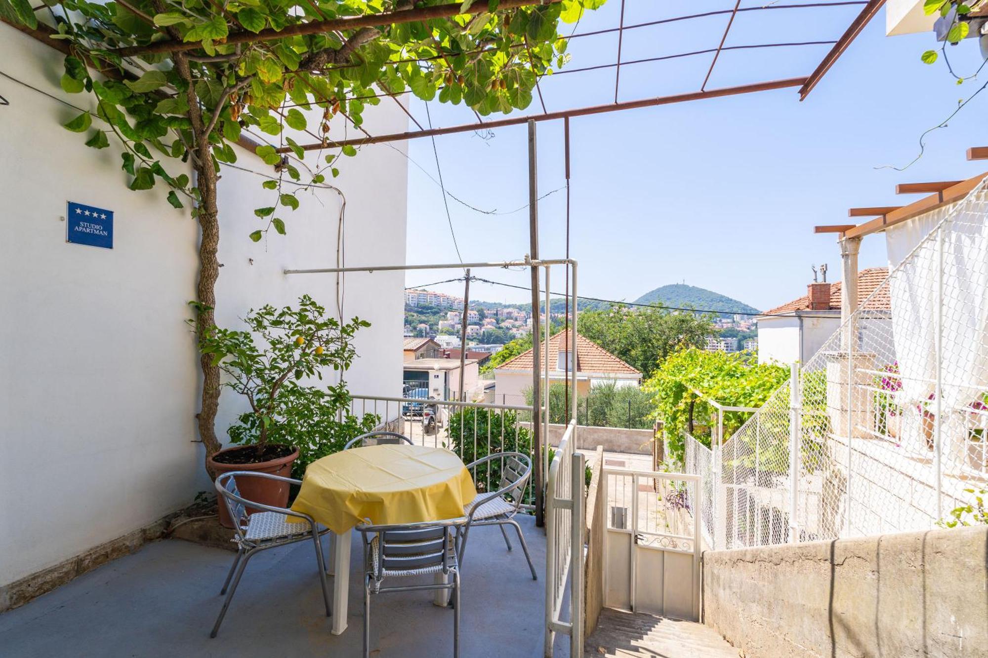 Apartment Bronzan *